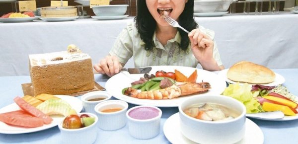 Do you not eat staple foods, choose blood sugar without sucrose, or is it out of control? Nutritionists break the five major misconceptions about sugar control