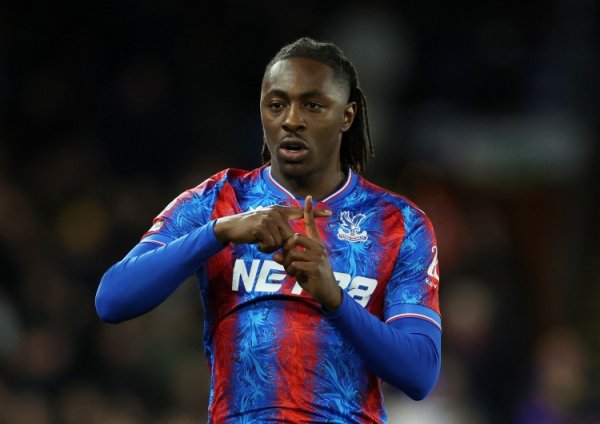 Mirror: Tottenham is interested in signing Crystal Palace s Eze and Gee, and hope to buy out Terr forever