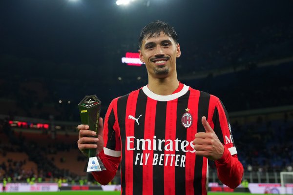 Romano: Reindez, a new player in Blue Moon, has completed the physical examination arranged by Manchester City