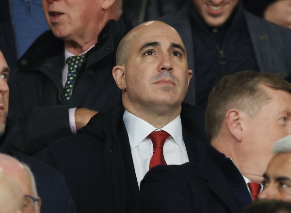 Reporter: Manchester United s negotiation method changed last year, and it is necessary to end the 