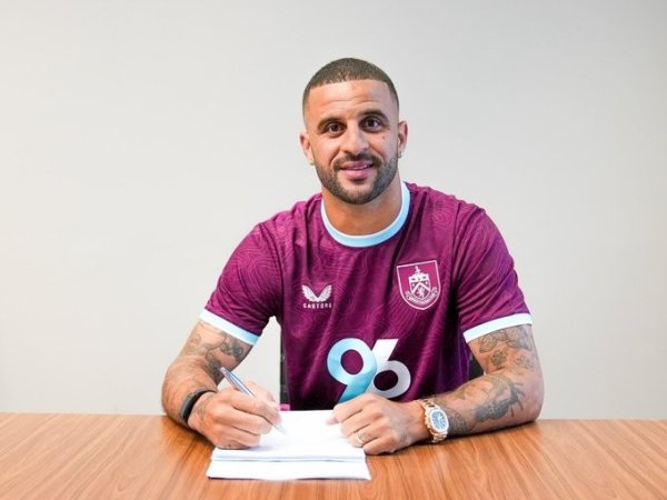 Fans were puzzled by Walker s visit to Burnley: You won t fall so big! He is the first right in the Premier League