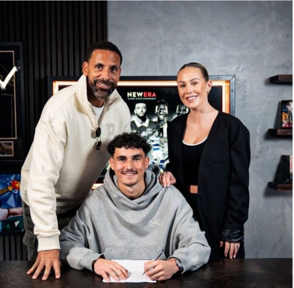 TA: Ferdinand s son signs his first professional contract with Brighton, he plays as goalkeeper in the team