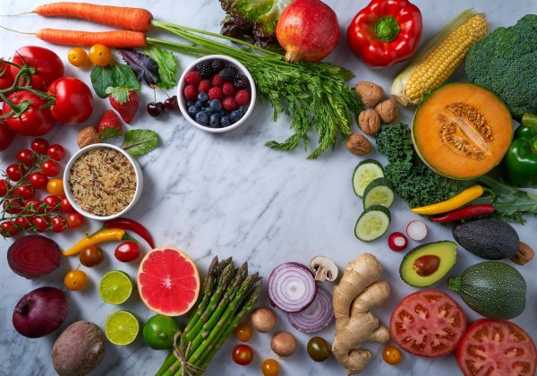 Is it really healthier to eat vegetarian food than to eat meat? Learn what plant-based diet and its benefits and disadvantages are