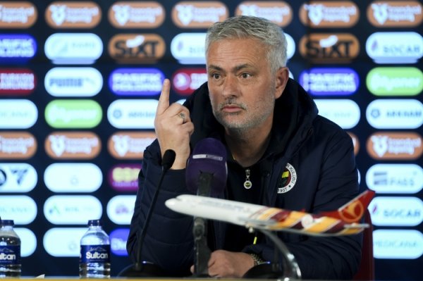 Mourinho: If a coach dies for his own philosophy, he is a fool. Now the coach needs to adapt to the players