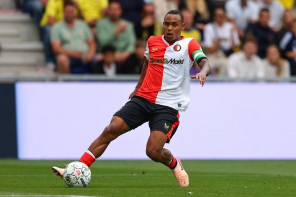 TA: Leeds United quotes over 30 million euros for Feyenoor winger Igor Paisu