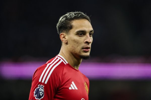 The Post also has players who may transfer: Manchester United 5 players and Chelsea 3 players, Isaac and Guy are among them