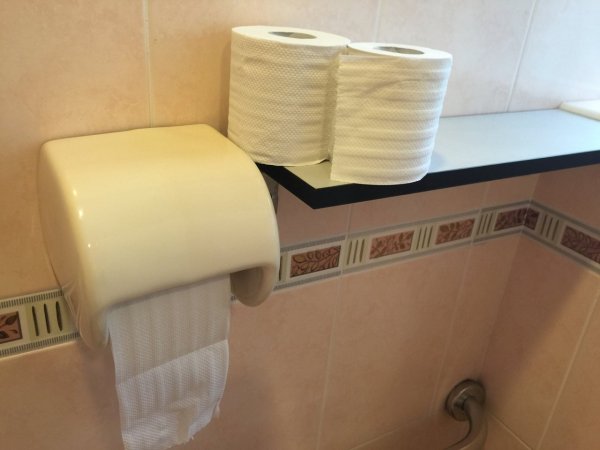 After going to the public hall, I found that I didn’t bring any health papers! 5 Self-help laws you know