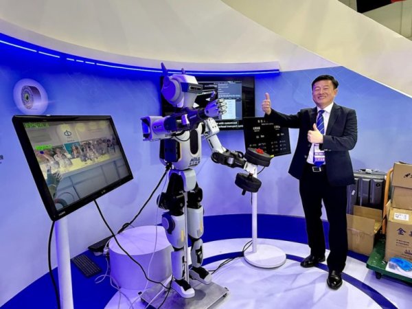 The Mengli Semiconductor Exhibition displays humanoid robots for the first time! Lin Shidong shouts 