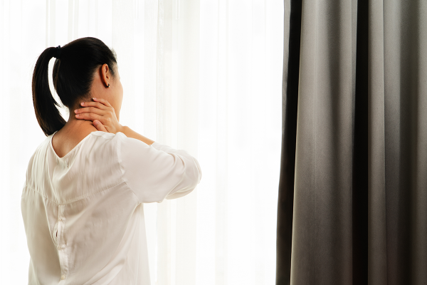 Nutritionists suggest that women over 50 years old should develop 6 habits before bedtime to help them sleep well and be clear-minded