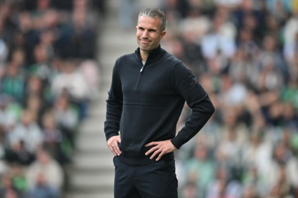 Fan Shuai! 42-year-old Van Persie leads Feyenoord in 7 rounds and leads the Dutch La Liga without defeat