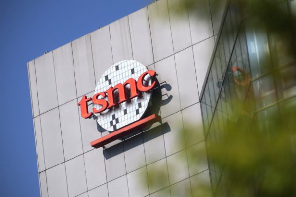 TSMC s Kaohsiung plant successfully completed trial production of 2 nanometer wafers. Chen Qimai: Very touched