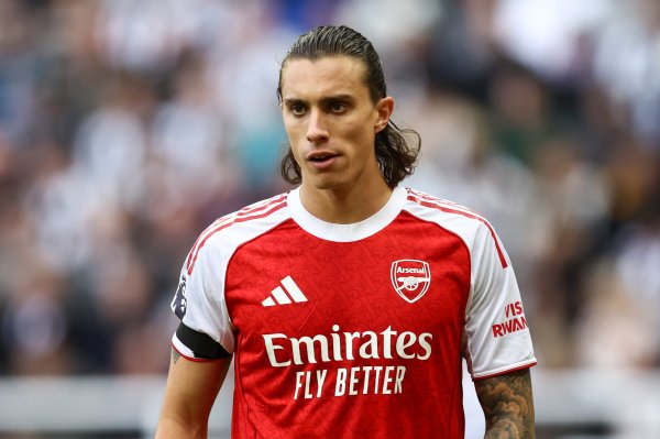 British media: Calafio is training alone in Italy and will miss the next round of World Cup qualifying due to hip problems